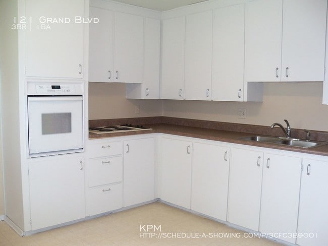 Building Photo - 121 Grand Blvd