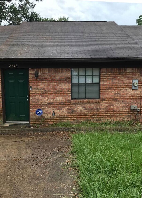 Foto principal - 2316 Hartsfield Way