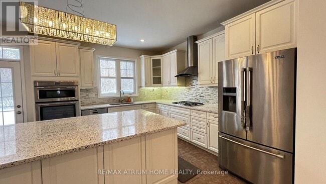 Building Photo - 2 Forest Grove Ln