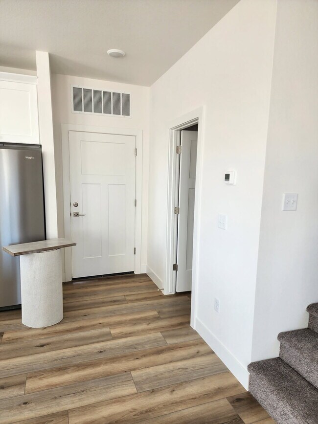 Foto del edificio - 2947 W 20th St