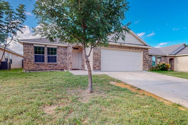 Building Photo - Move-In Ready! Welcome to Your Stylish Enc...