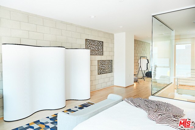 Building Photo - 3450 Cahuenga Blvd