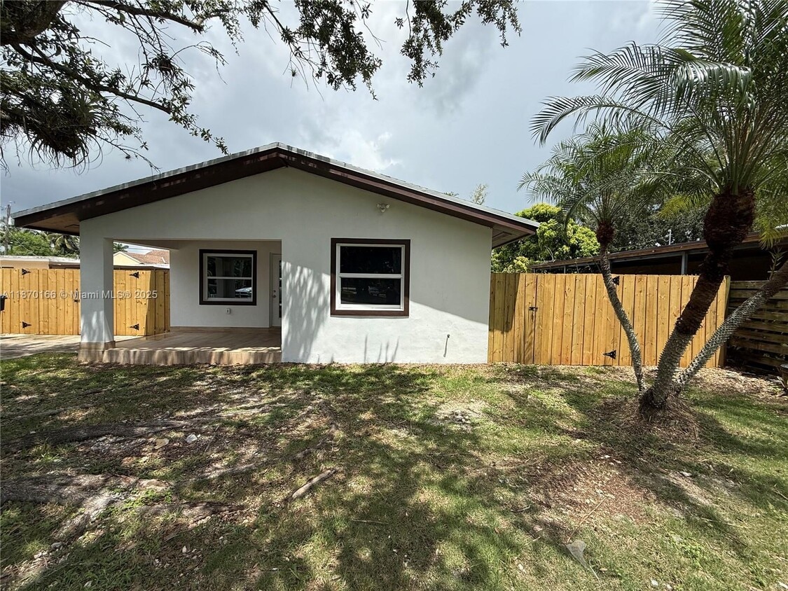 Primary Photo - 18333 SW 296th St