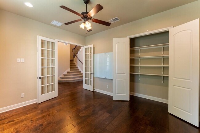 Building Photo - 12911 Medina River Way