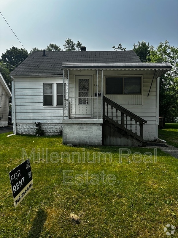 Building Photo - 670 E Mansfield Ave