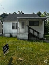 Building Photo - 670 E Mansfield Ave
