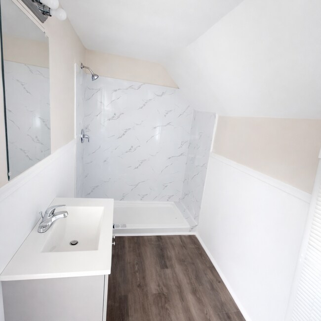 Foto del edificio - 8400 Medina Ave