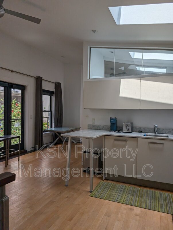 Foto del edificio - 112 W Gaston St