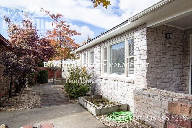 Foto del edificio - 1207 N 19th St