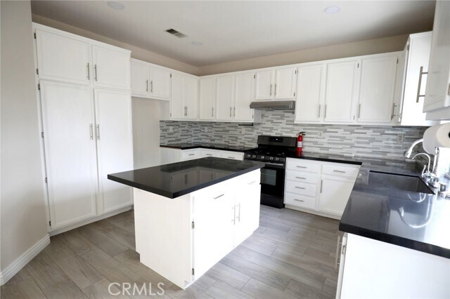 Foto del edificio - 30122 Laurel Creek Dr