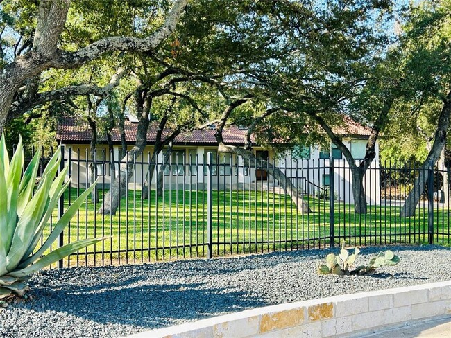 Building Photo - 13307 Mansfield Dr