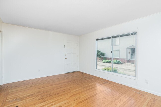 Foto del edificio - 1572 Buena Vista Ave