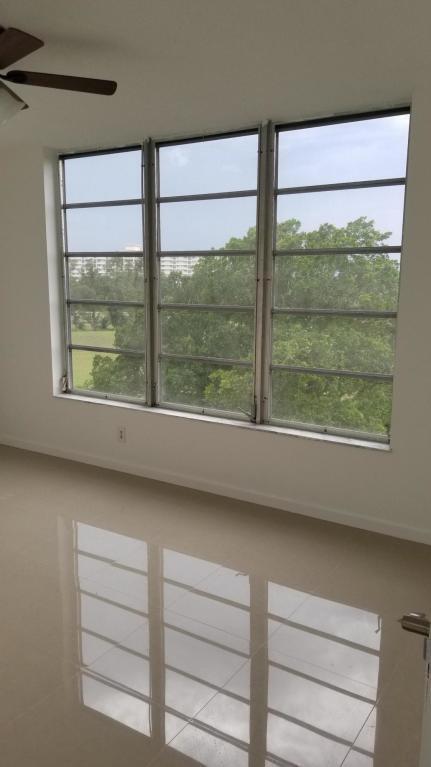 Building Photo - 3080 N Course Dr