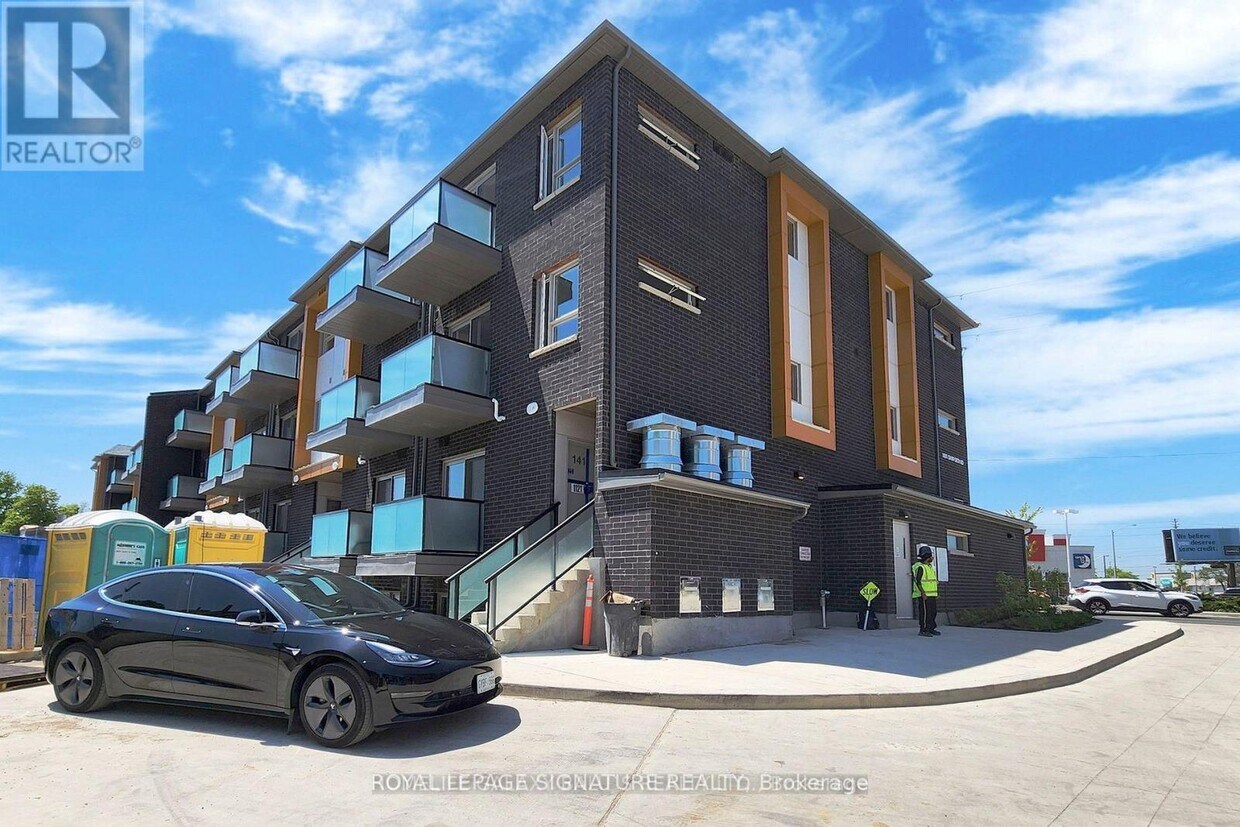 Primary Photo - 1081-1081 Danforth Rd