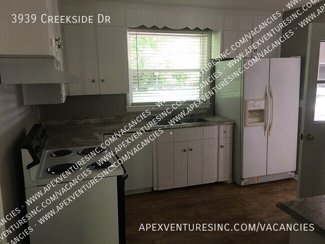 Foto del edificio - 3939 Creekside Dr