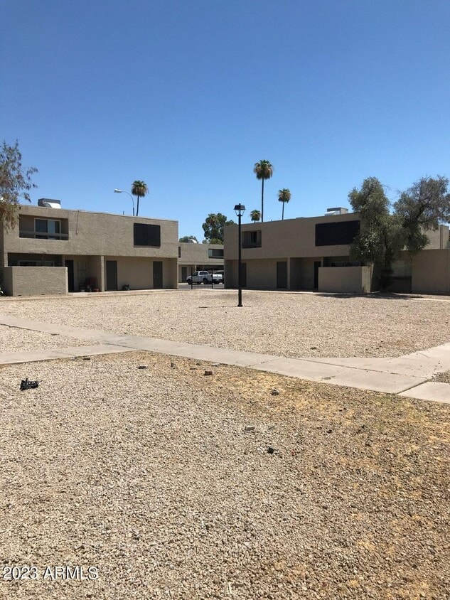 Primary Photo - 2678 N 43rd Ave