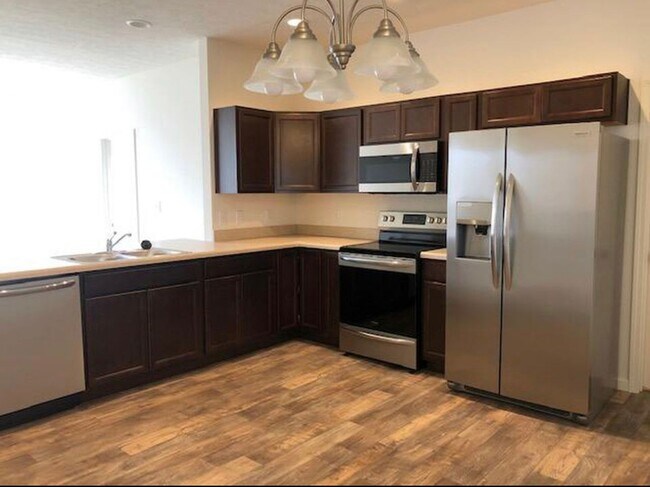 Foto del edificio - FENCED BACKYARD - 3 Bedroom 2 Bath house plus den/office