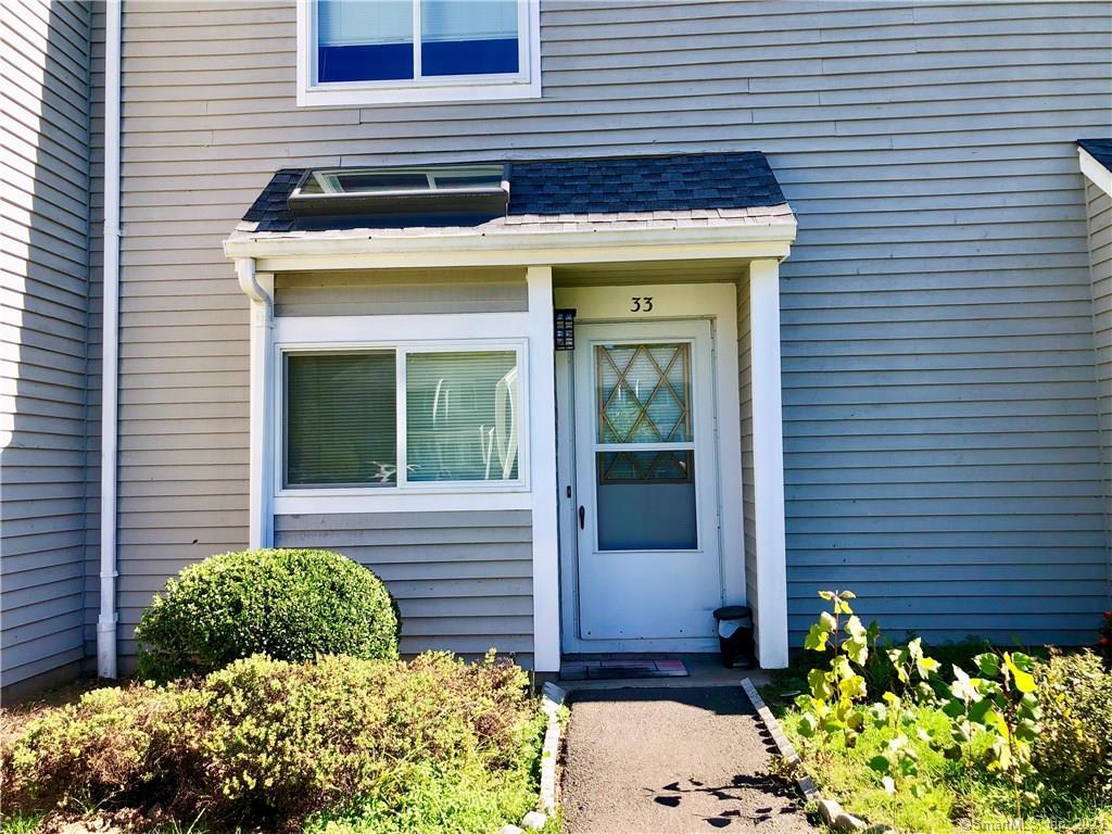 Primary Photo - 33 Hilltop Dr