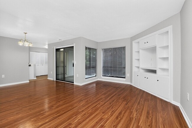 Building Photo - 4804 Spring Lake Dr