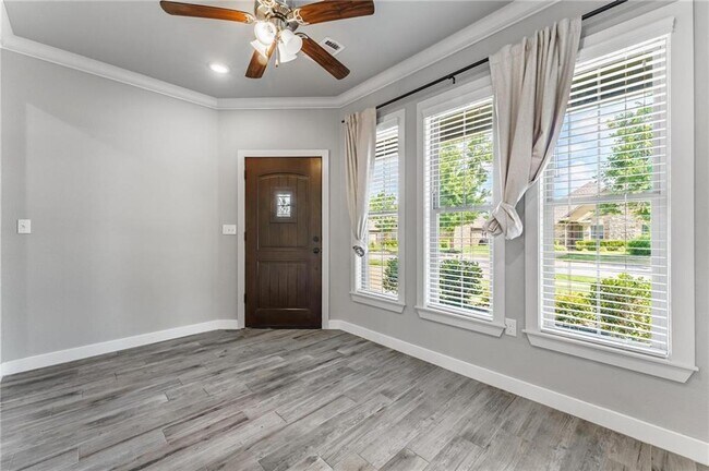 Building Photo - 3207 SW Hillstone Ave