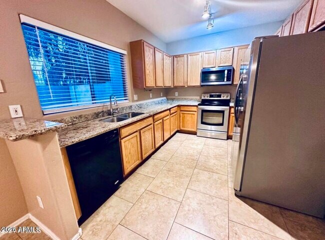 Building Photo - 2027 E University Dr