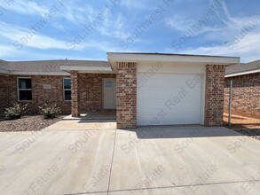 Building Photo - 2125 Bobwhite Ct