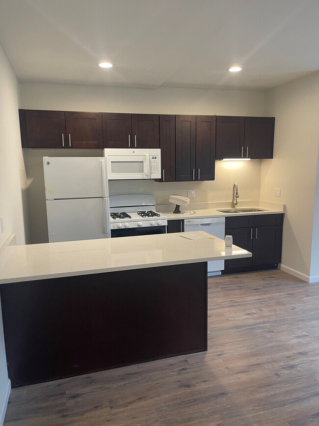 Building Photo - 5223-5225 W Washington Blvd