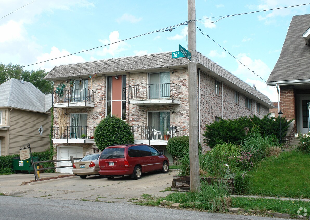 Building Photo - Kristine Apartments