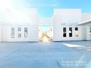 Building Photo - 1307 Petri Dr