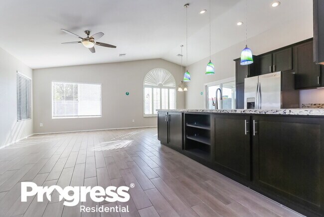 Foto del edificio - 8811 W Greenbrian Dr