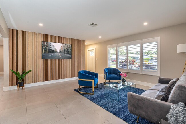 Foto del edificio - 300 SE 8th Ct