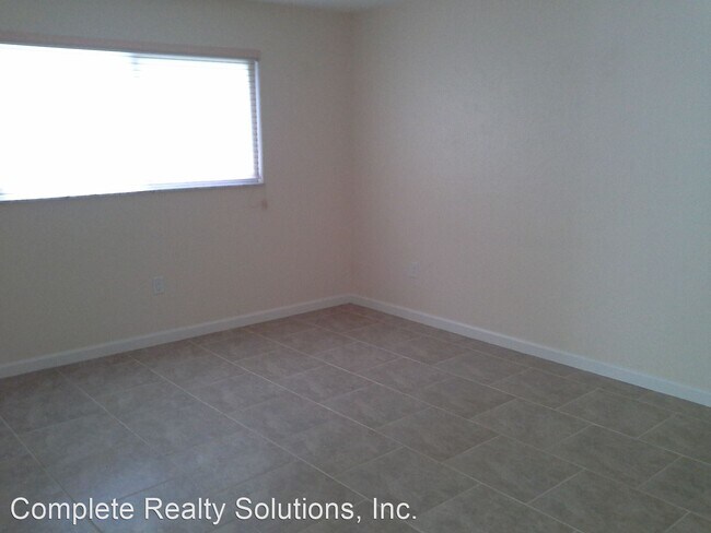 Building Photo - 2 br, 1 bath House - 255 Mango St.