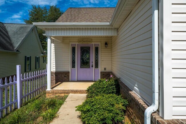 Building Photo - 148 W Wilkshire Pl, Bristol Tn 37620