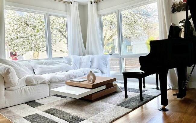 Living Room - 58 Lincoln St