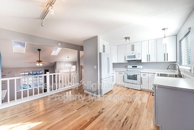 Foto del edificio - 936 Cherry Blossom Ct