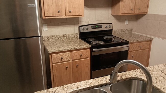 Foto del edificio - 128 N Hill St