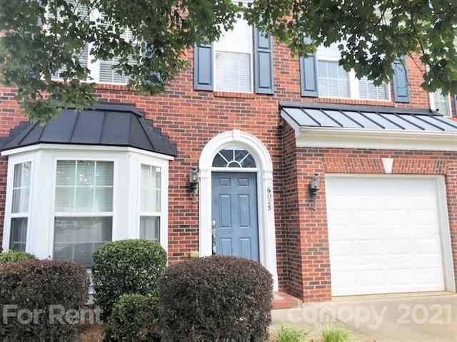Building Photo - 6015 Queens Walk Ct