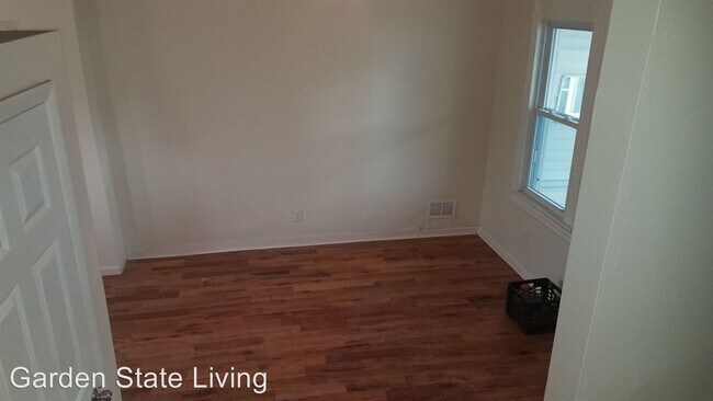Foto del edificio - 4 br, 1 bath House - 469 Burnside Street