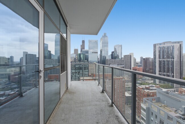 Building Photo - 303 W Ohio St