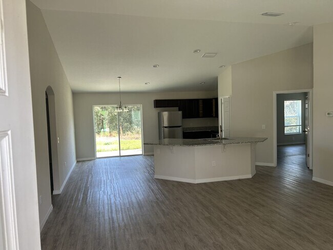 Building Photo - READY NOW! Beautiful NEW 3BR/2BA Home in S...