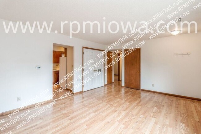 Foto del edificio - 209 Todd Cir