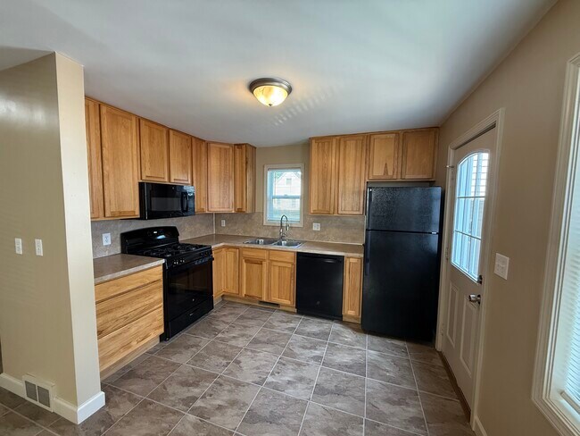 Foto del edificio - 2119 Riverside Dr NE