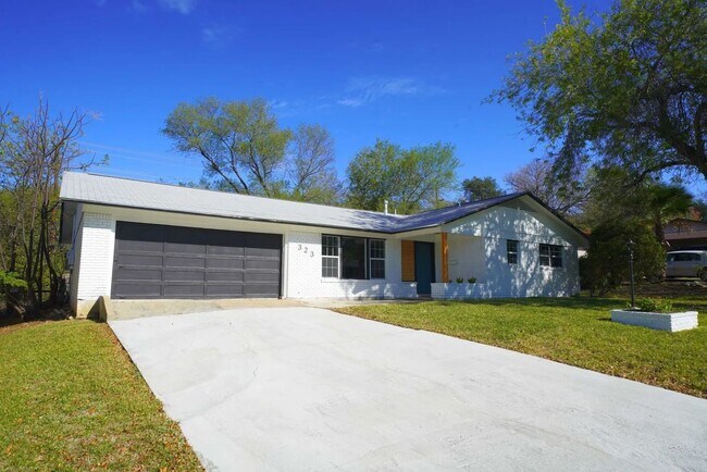 Building Photo - 323 Stockton Dr