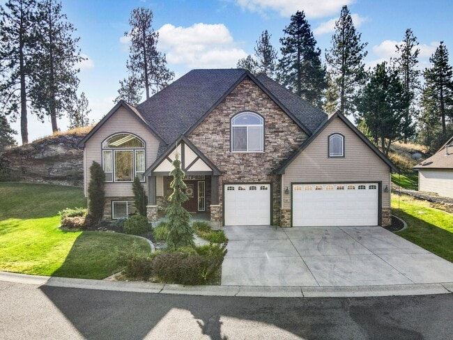 Building Photo - Dream Home At Shelley Lake