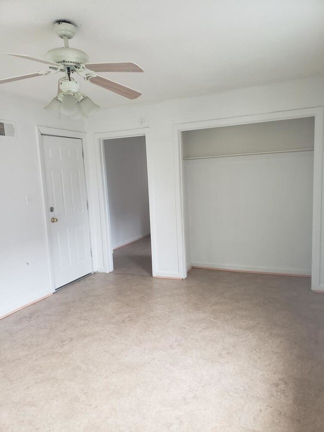 Building Photo - 4022 Walker Ave