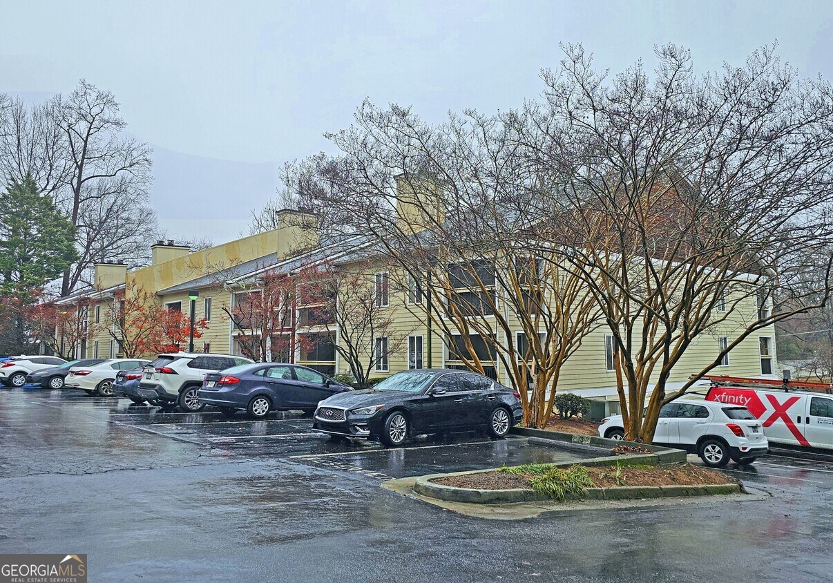 597 Emory Oaks Way, Decatur, GA 30033 Condo for Rent in Decatur, GA