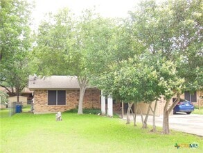 Building Photo - 1022 Clover Cir