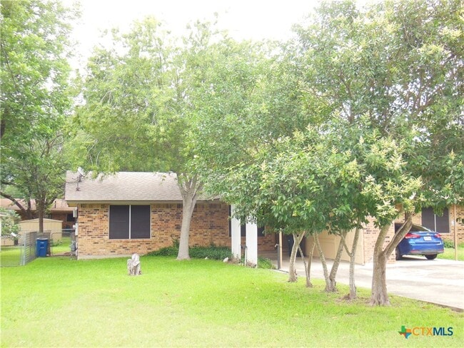 Building Photo - 1022 Clover Cir