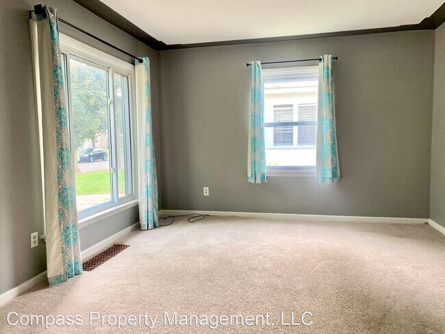 Building Photo - 3 br, 1.5 bath House - 1244 Kelsey St NE