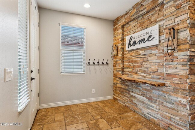 Foto del edificio - 7351 W Palo Brea Ln